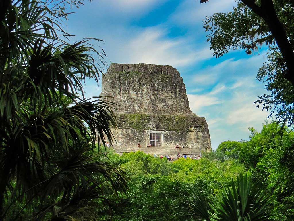 Tours a Tikal